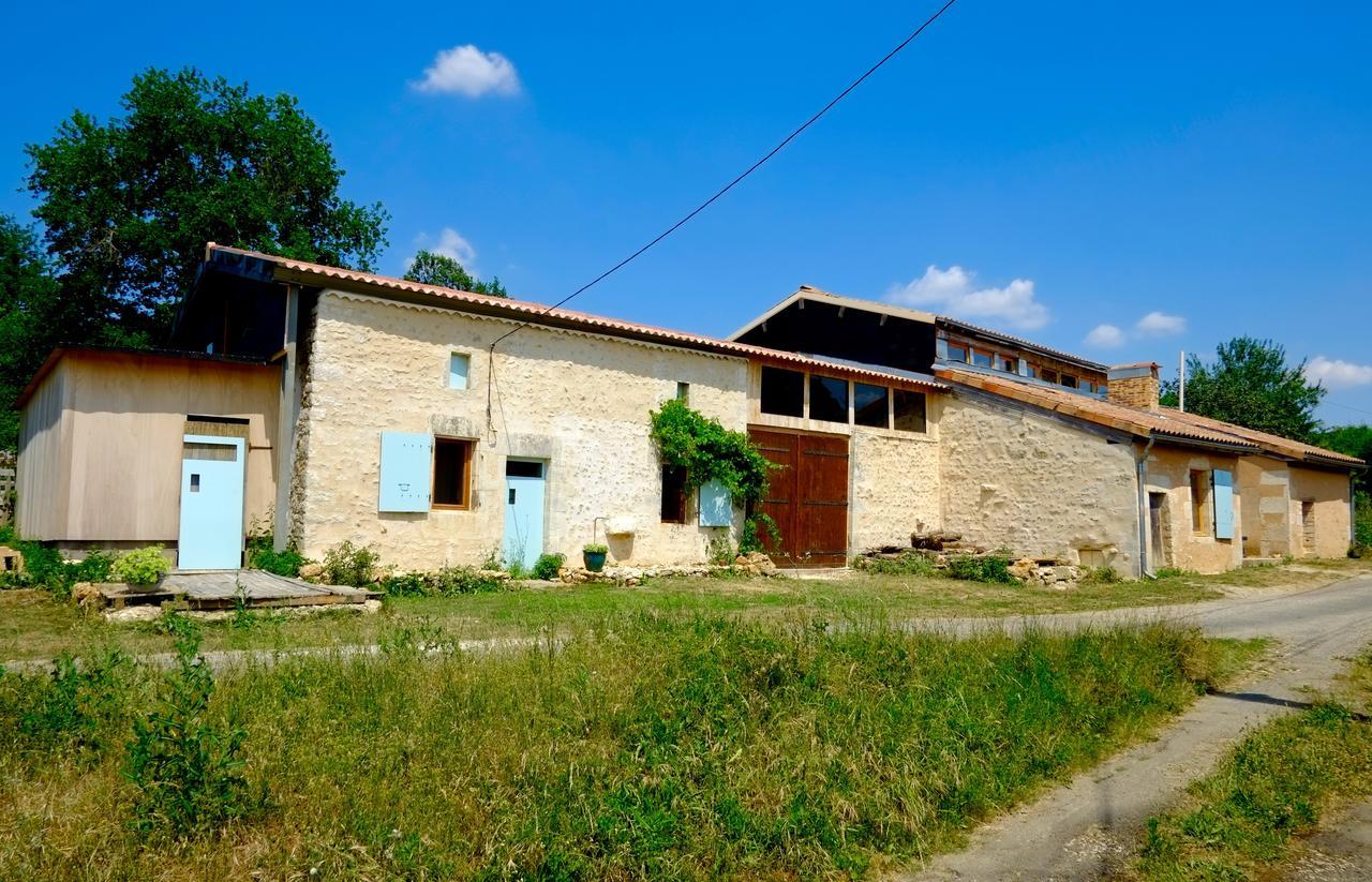 Chambres Des Forges Cellefrouin Esterno foto